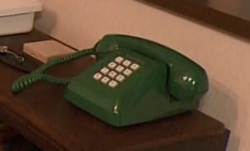 tel_b.png